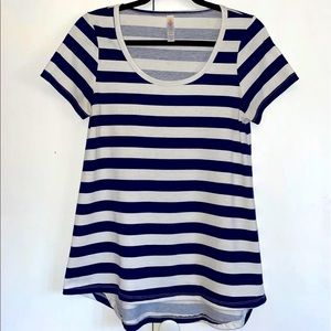 LuLaRoe Classic Tee XS
